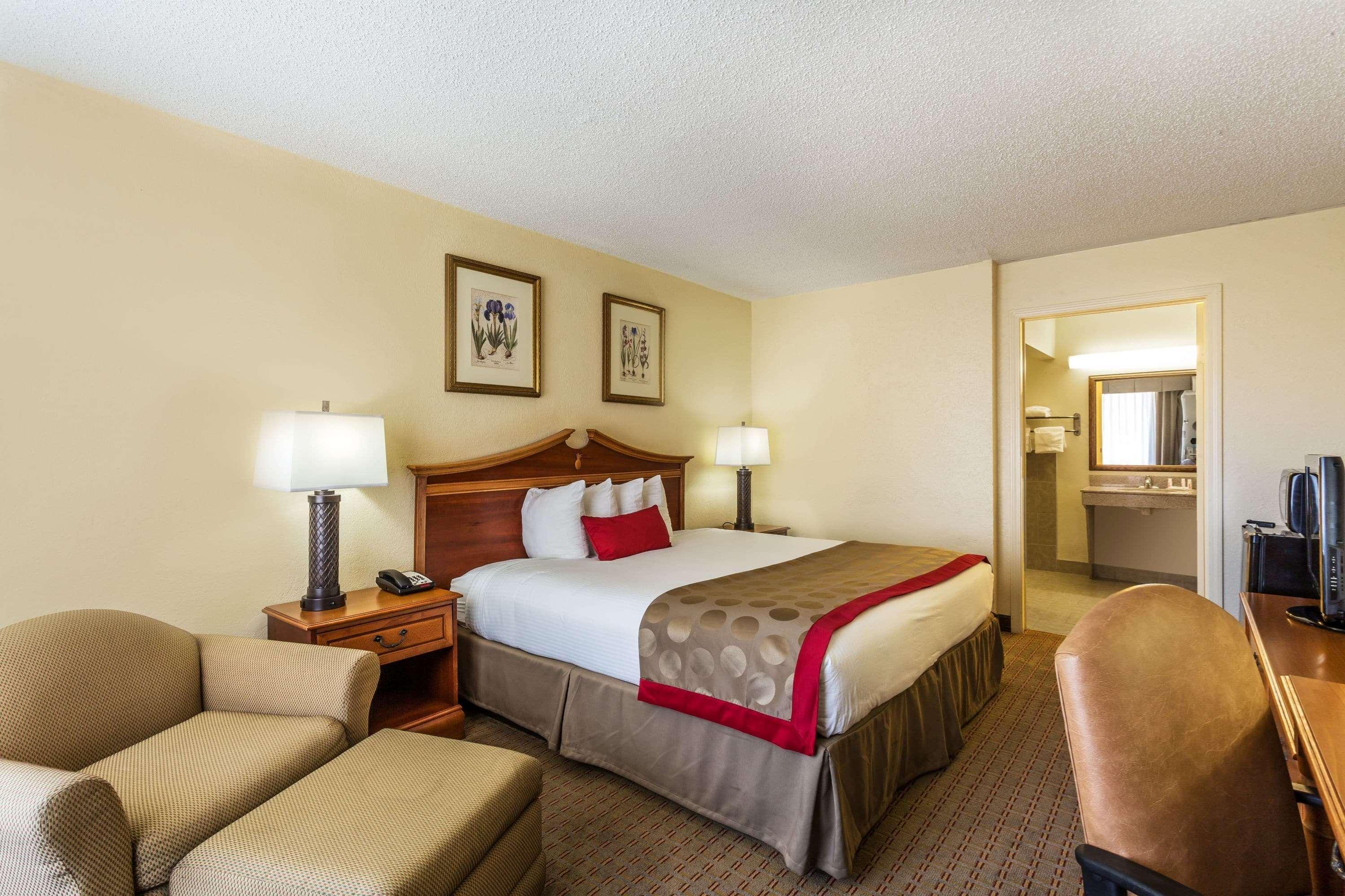Ramada By Wyndham Houma Hotel Buitenkant foto
