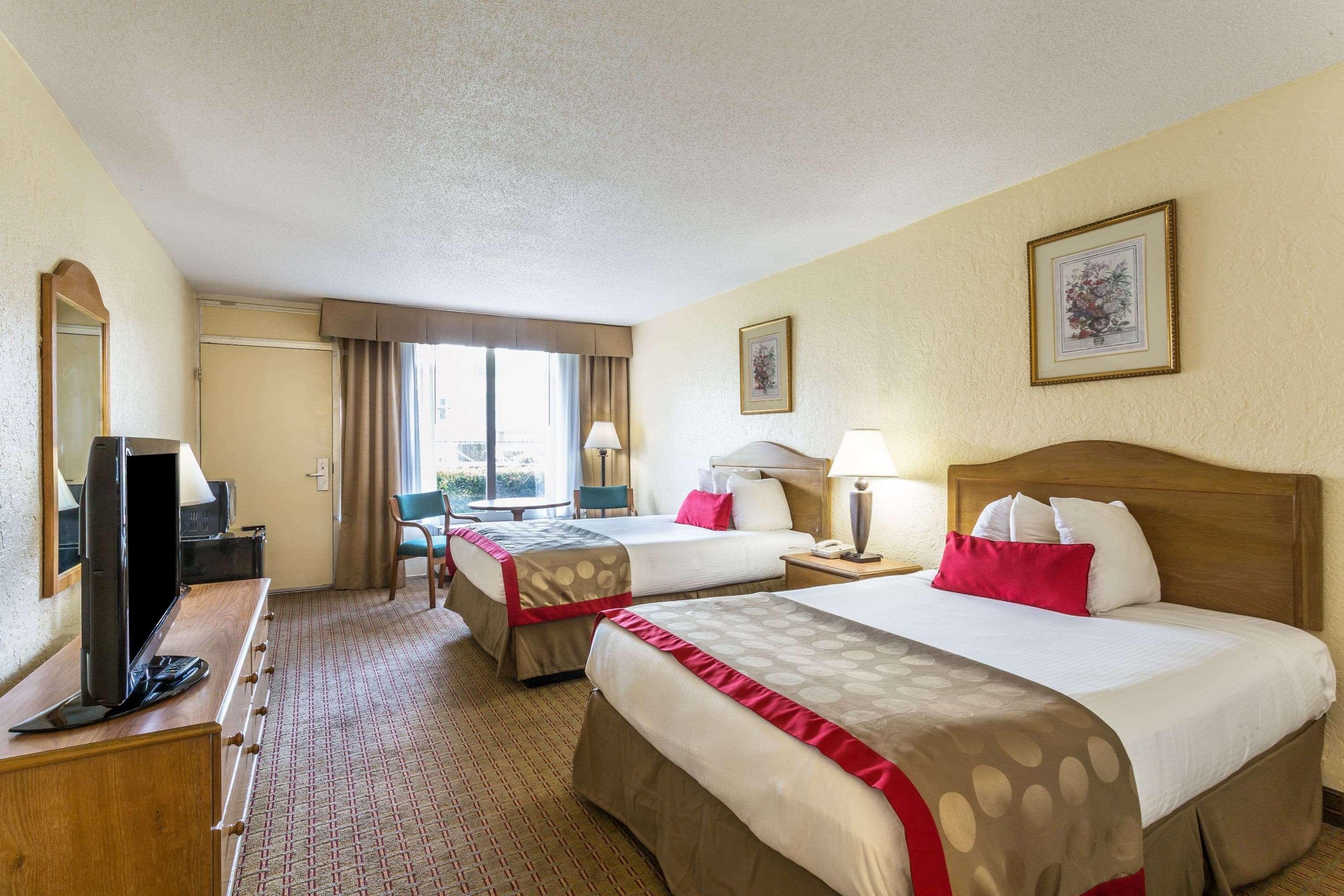 Ramada By Wyndham Houma Hotel Buitenkant foto