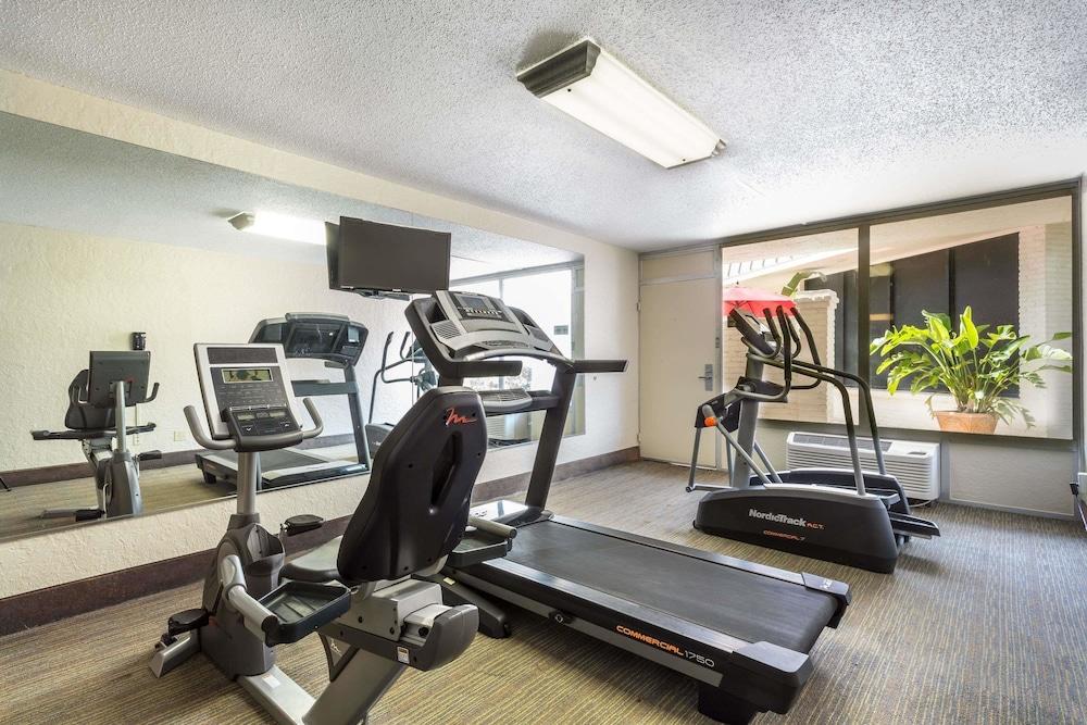 Ramada By Wyndham Houma Hotel Buitenkant foto