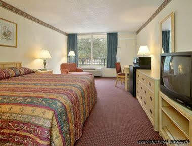 Ramada By Wyndham Houma Hotel Buitenkant foto